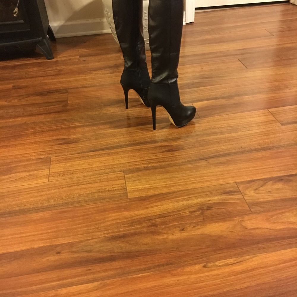 Boots - Picture 5 of 6
